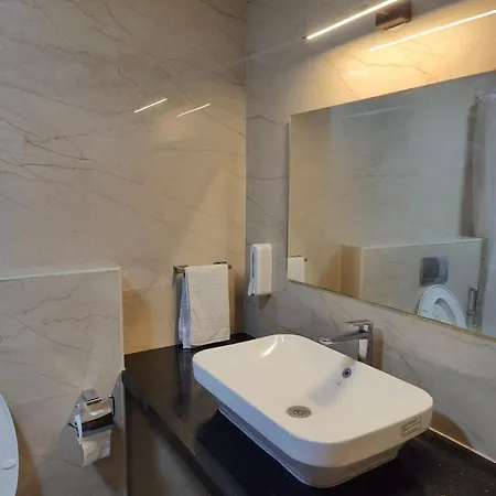 Tara Suites Premium Rooms In Central Indiranagar Bangalore Exterior photo