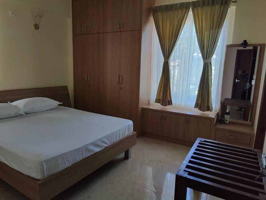 Tara Premium In Indiranagar Apartment *